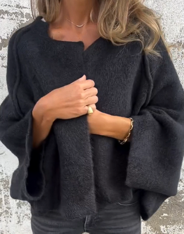 Janice – Elegant Knit Cocoon