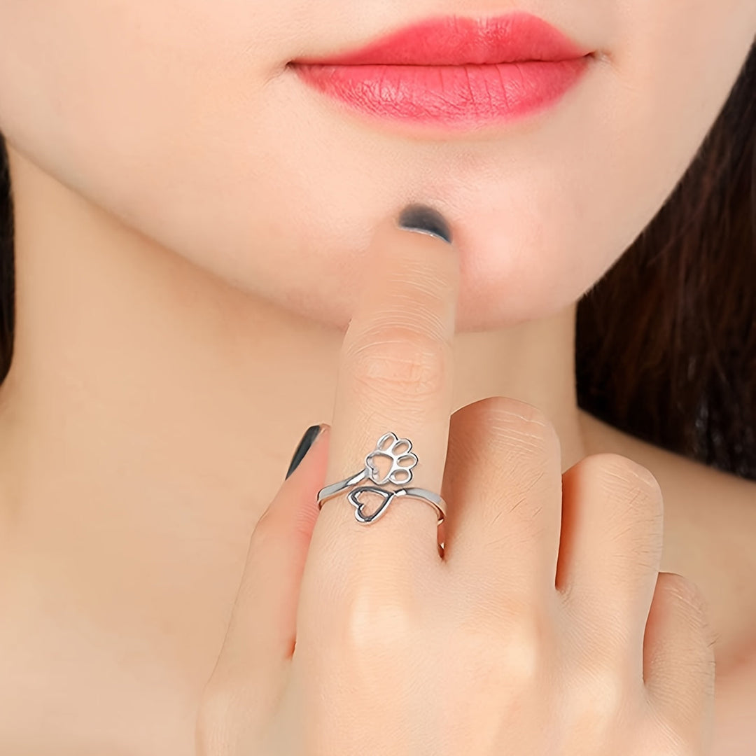 Paw & Heart Ring in Sterling Silver in Rosendal