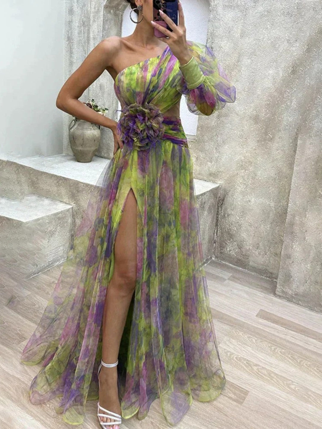 Amelia - Chic Split Dress