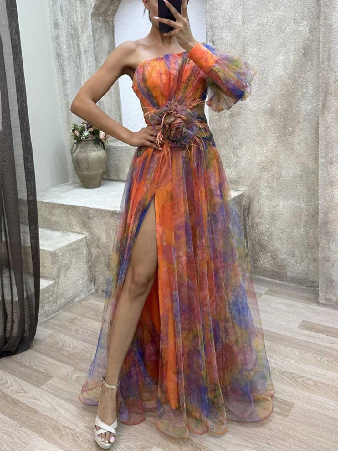 Amelia - Chic Split Dress