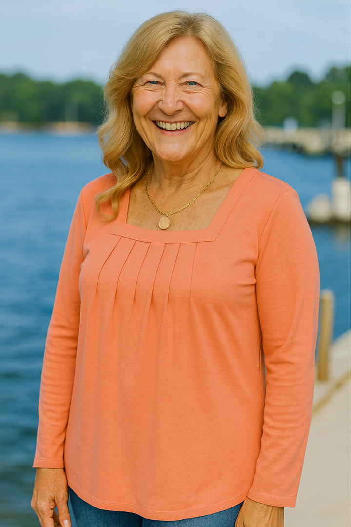 Colleen | Long Sleeve Pleated Comfort Top – Your Go-To for Everyday Confidence.