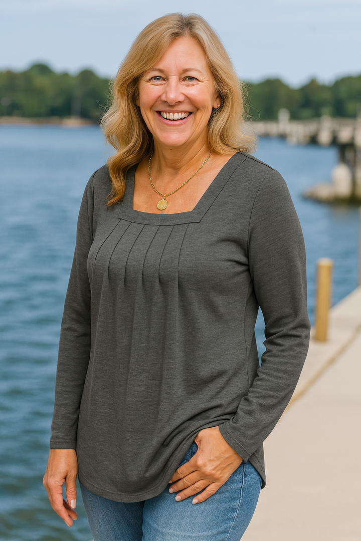 Colleen | Long Sleeve Pleated Comfort Top – Your Go-To for Everyday Confidence.