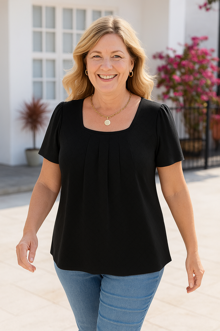 Colleen Luxe | Pleated Comfort Top – Your Go-To for Everyday Confidence