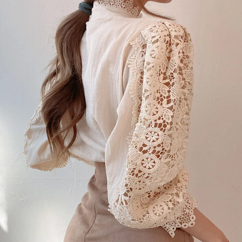 Lili | Guipure Lace Blouse