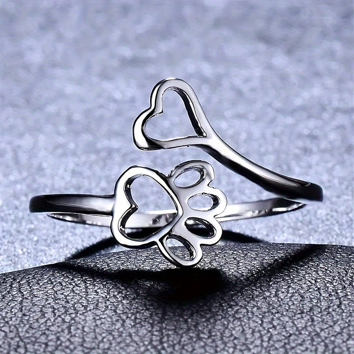 Paw & Heart Ring in Sterling Silver in Rosendal