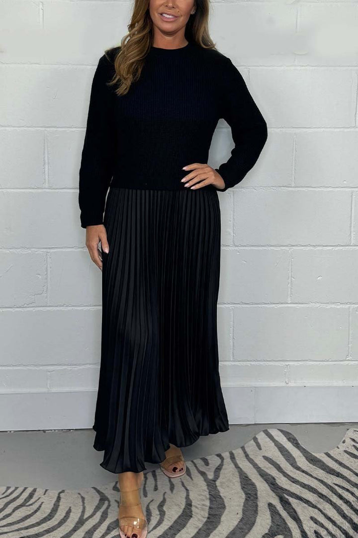 Juanita | Elegant Pleated Round Neck Dress