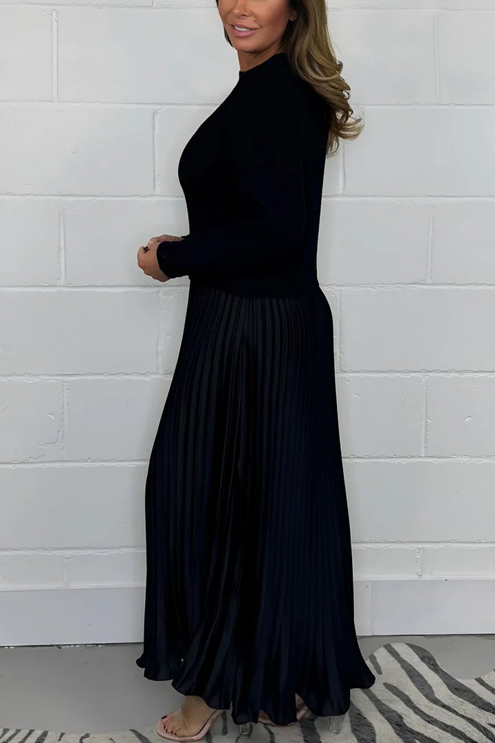 Juanita | Elegant Pleated Round Neck Dress