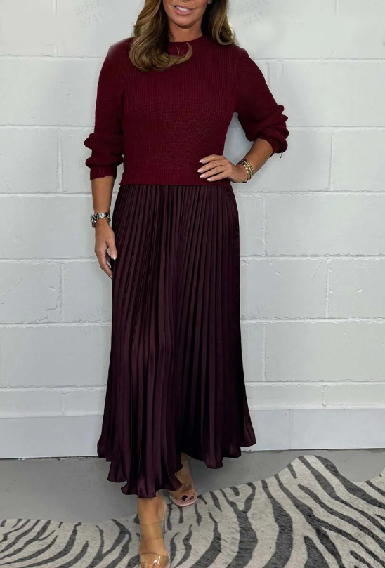Juanita | Elegant Pleated Round Neck Dress